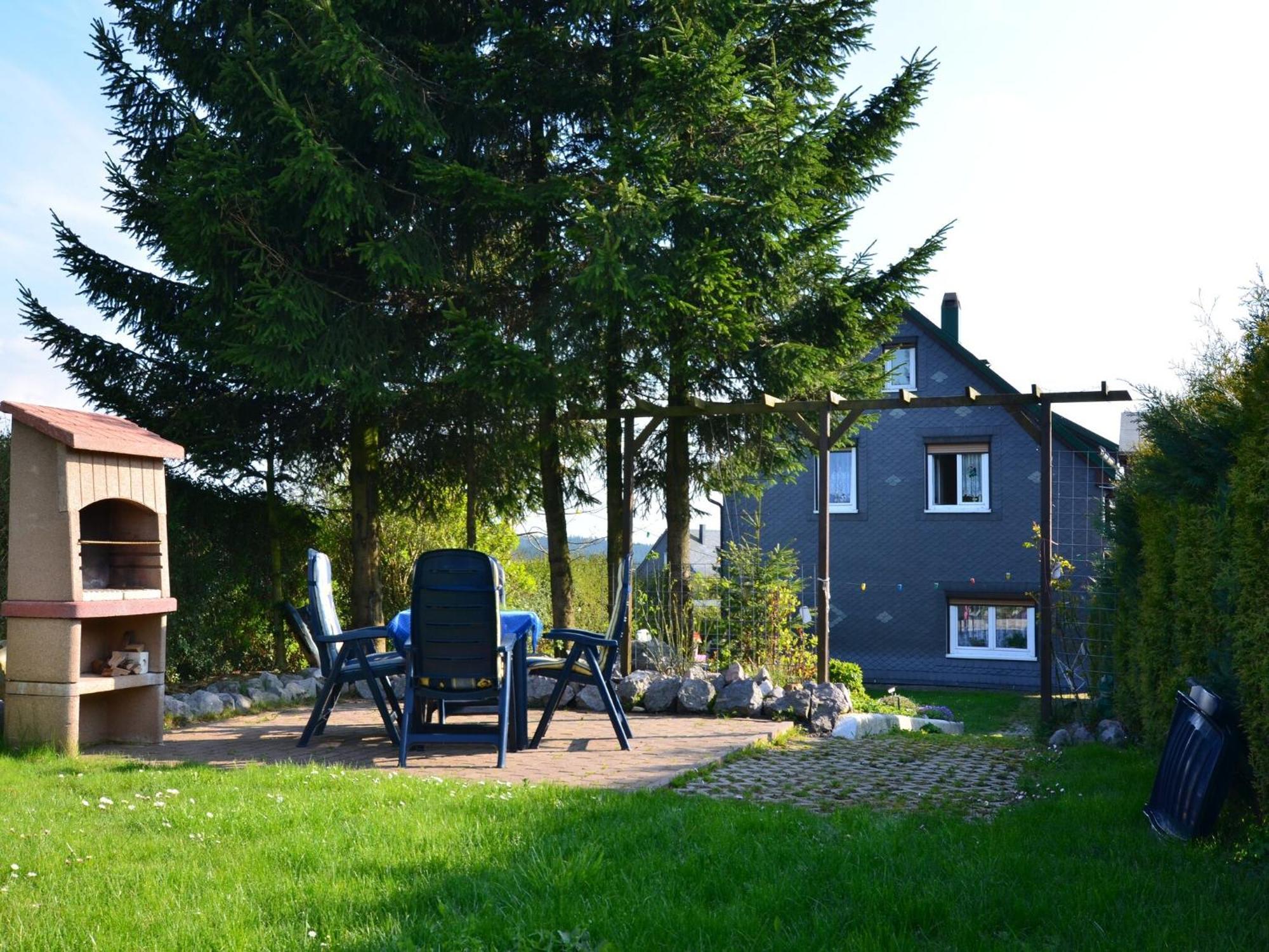 Holiday Home In Neustadt Am Rennsteig With Pond Bagian luar foto