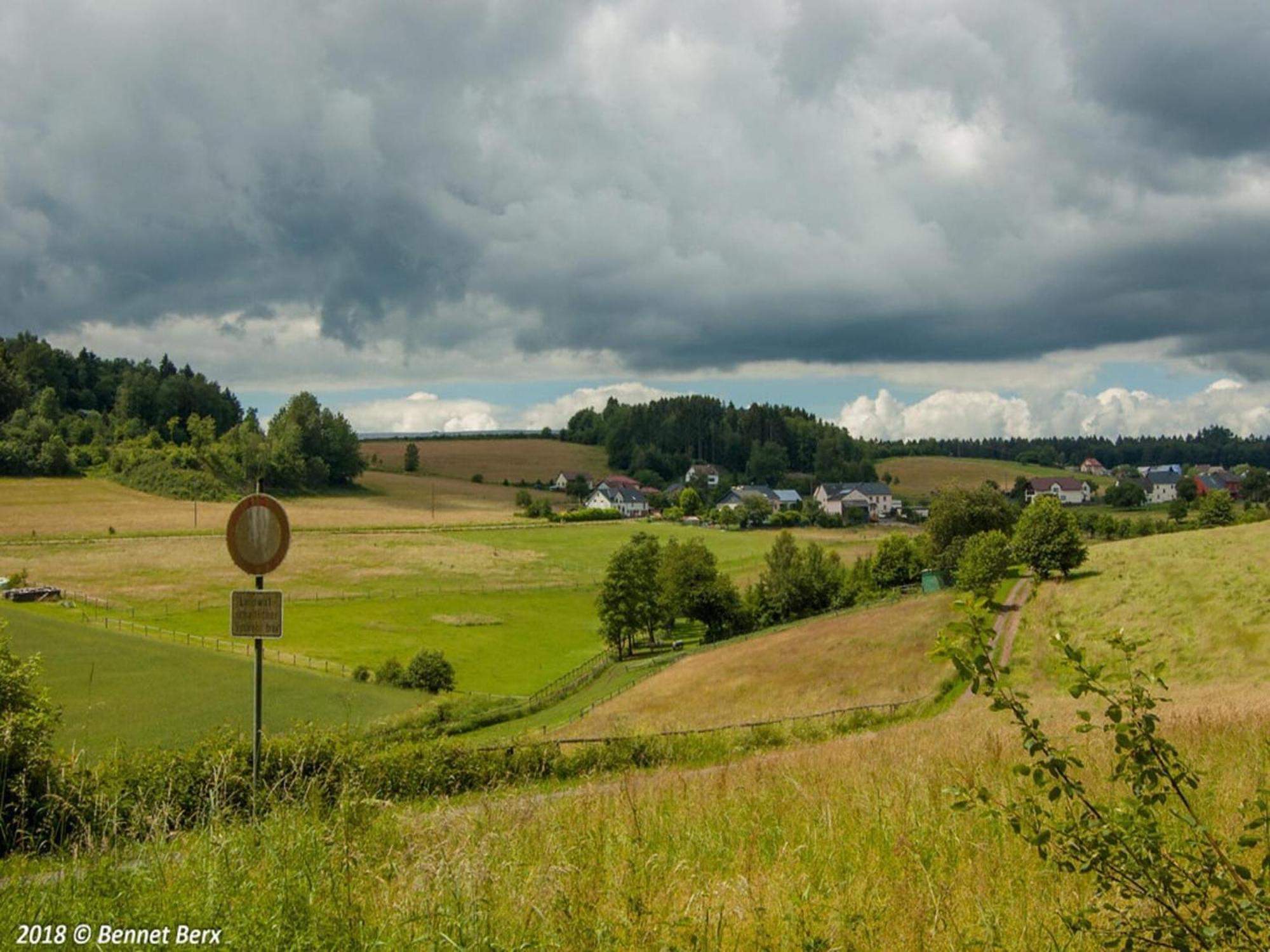 Holiday Home In Neustadt Am Rennsteig With Pond Bagian luar foto